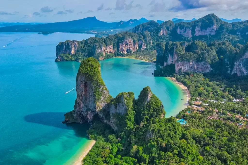 railay-beach-krabi-thailand-tropical-beach-of-rai