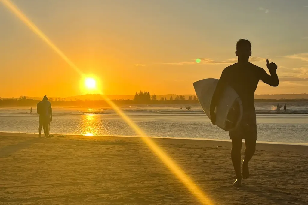 surf-the-pass-byron-bay-australia
